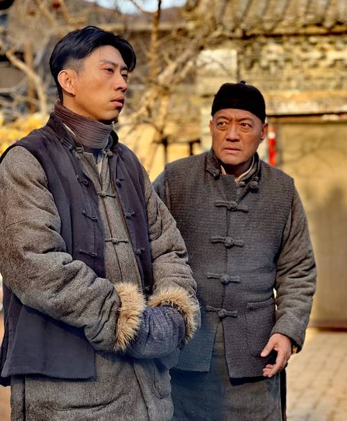 《狗剩快跑》的主人公,是一位善良重情重义,聪明机智的人