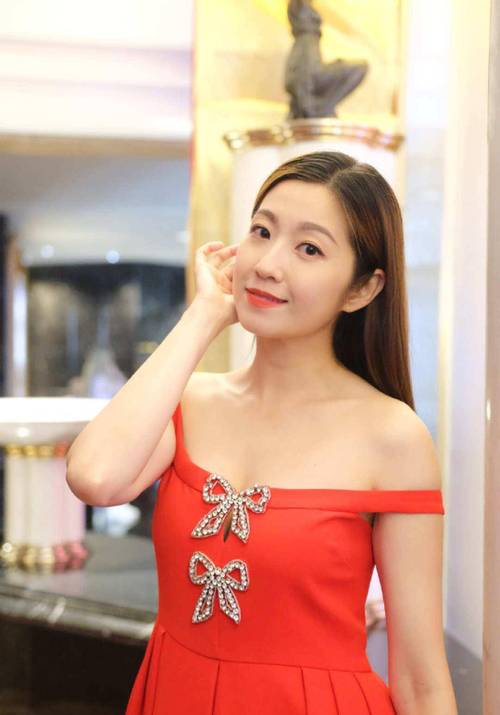 不值!TVB实力女星沦为四线角色,曾被父亲嘲讽是主角身边的配角