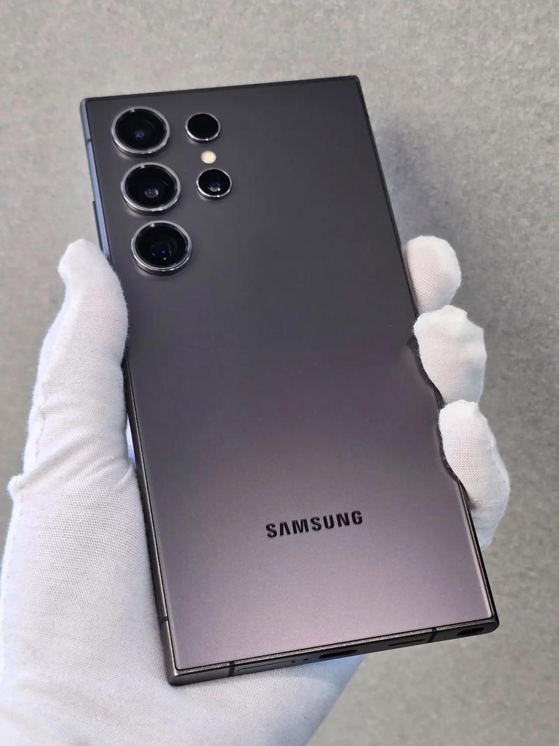 三星GalaxyS24Ultra手机线上专属配色曝光：蓝色，绿色，橙色
